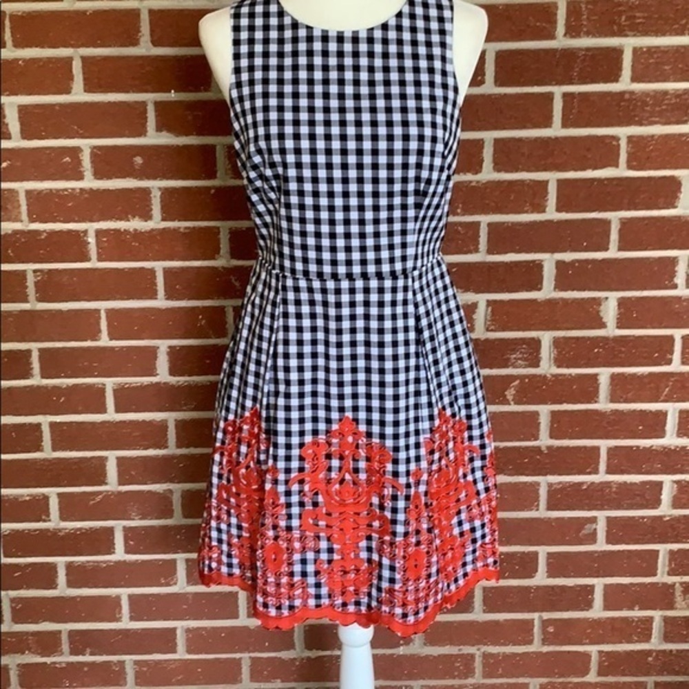 Laundry by Shelli Segal dress